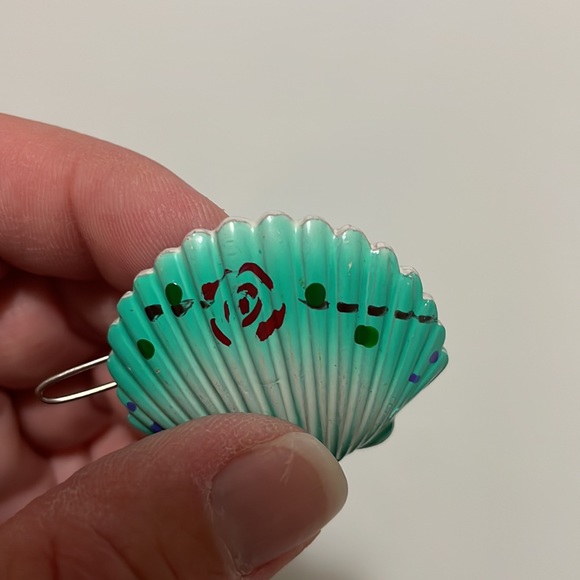 Vintage Shell Barettes - Picture 9 of 11